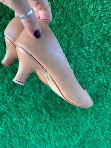 Marc Loire Beige PU Kitten Pumps with box