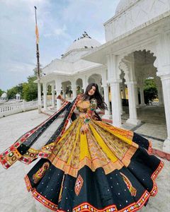 all size available.big dhamaka offer