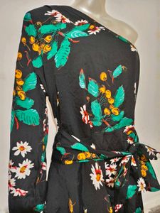 Trendy One Shoulder Floral Top