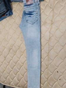 Light Wash Skinny Jeans