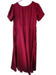 Elegant Burgundy Midi Dress