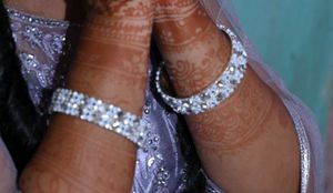 ✨ Set includes: 4 Bangles + 1 Ring✨