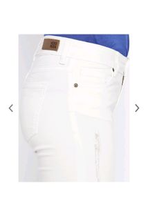 VERO MODA RIPPED JEANS