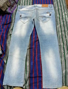 Stylish Light Wash Jeans