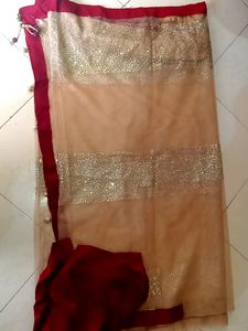 Very Beautiful Priyanka Chopra Saree Red Carpet