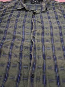 Men's Button-Down Plaid Shirt