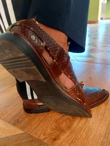 Men's Brown Textured Sandals