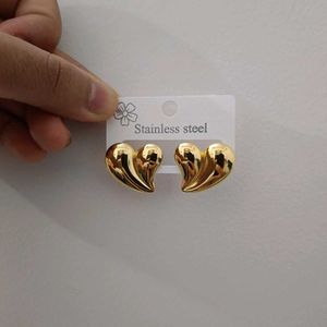 Chic Gold Heart Earrings