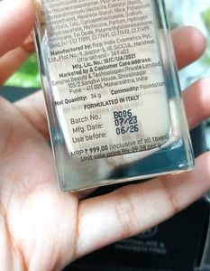 MyGlamm Manish Malhotra Beauty Skin Awakening Foun