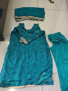 Elegant Teal Kurta Set with Embellishments
