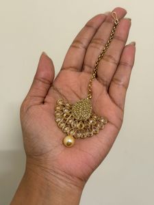 Elegant Kundan Maang Tikka