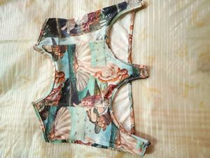 Urbanic renaissance under bust corset
