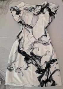 Arrow Marble Print Midi Shift Dress