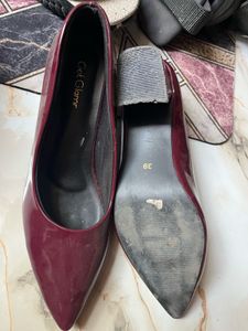 Chic Maroon Patent Heels