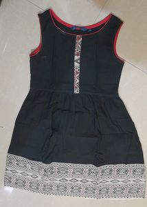 Black Sleeveless Kurta Small Size