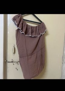 Chic One-Shoulder Ruffled Top