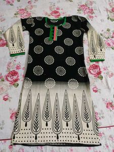Stylish Black & White Printed Kurta