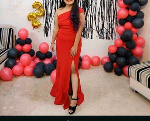 Elegant Red One-Shoulder Maxi Dress
