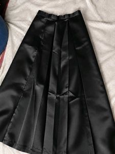 🍷Royale Black Satin Skirt🍷