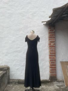 Elegant Black Off-Shoulder Maxi Dress