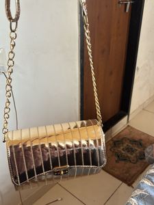Chic Gold Crossbody Handbag