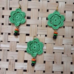 Green Crochet Flower Earrings With Pendant