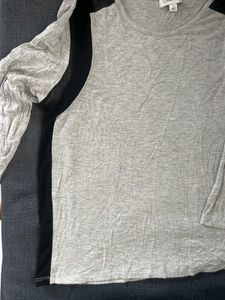 gray tshirt