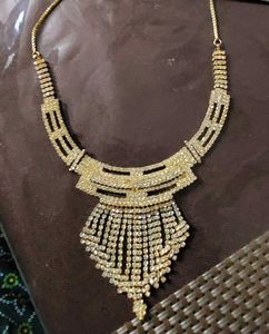 Stunning Crystal Necklace and Earring Set