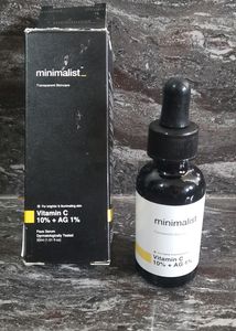 Minimalist vitamin C serum