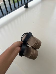 Comfortable Black Sandals