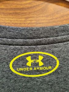 Under Armour Men's T-Shirt