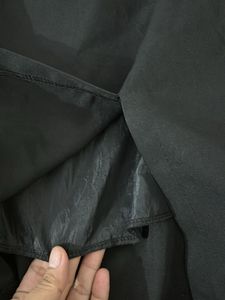 Chic Black Midi Skirt with Slit
