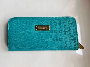 Michael Kors Zip Around Wallet