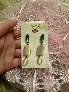 Beautiful dangle earings double shade