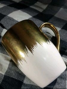 Elegant Gold &amp; White Ceramic Mug