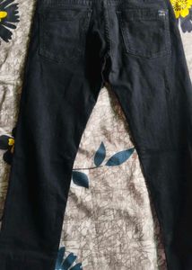 Signature Black Jeans | Timeless Style
