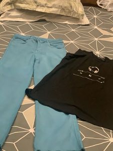 women jeans &amp; T-shirt combo