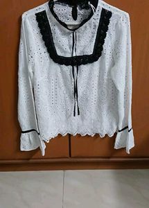 Elegant White Lace Blouse - M Size