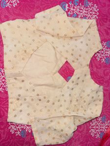 🔸Cut Cream Blouse with Floral Print