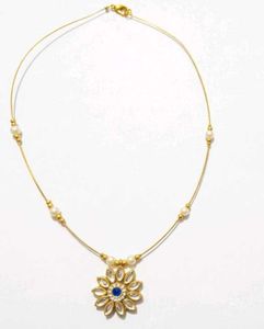 Elegant Floral Pendant Necklace