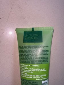 Simple Refreshing Facial Wash