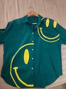 Green Smiley Face Button-Up Shirt - Free size