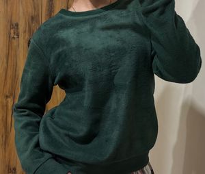 H&amp;M velvet sweatshirt size Medium
