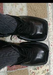 Gothic Black Chunky Sole platform shoe