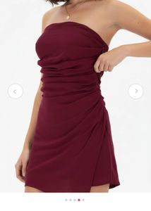 Chic Burgundy Strapless Mini Dress