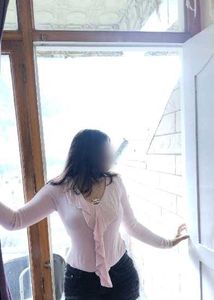 Chic Pink Ruffle Top
