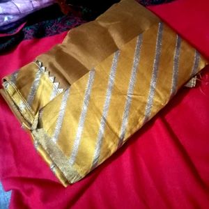 Elegant Gold & Silver Sare₹500 mein Sadi blouse pi