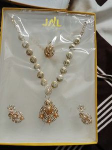 Elegant Necklace and Earring Set