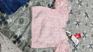 pink top