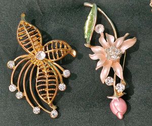 Set of 4 Vintage Brooches